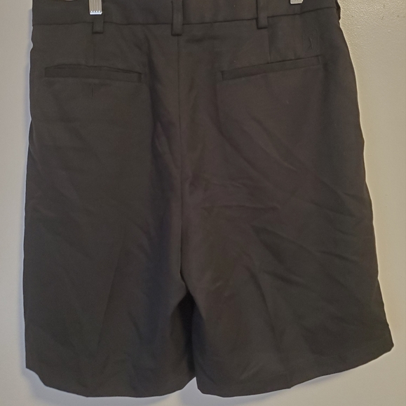 Men's PGA Tour Golf Shorts - Picture 2 of 5
